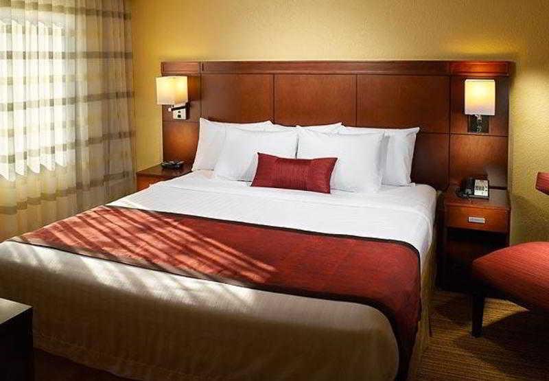 คอร์ทยาร์ด แมคอน Hotel เมคอน ห้อง รูปภาพ